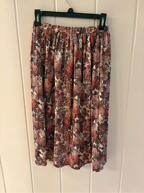 Vintage Floral Pleated Midi Skirt in Burgundy and Cream